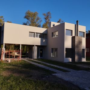 venta - Casa moderna a estrenar en La Arbolada, con dos/tres dormitorios en dos plantas